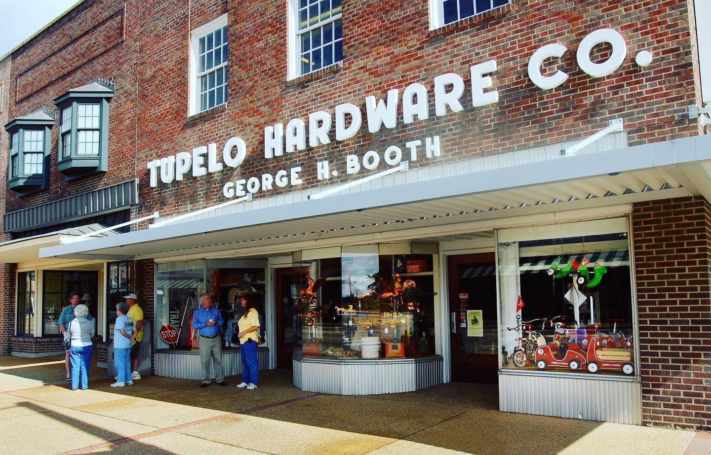 Natchez Trace Parkway Tupelo Hardware Co.